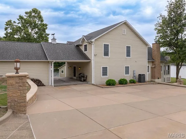 Kitchen — 2041 Compass Circle Perryville Missouri real estate