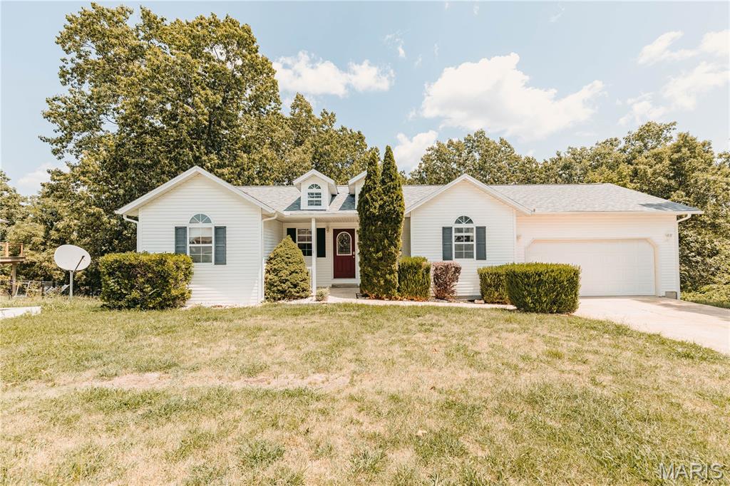 20230 Harlequin Lane Dixon Missouri 5 bedroom 4 bathroom home for sale listed at $329,000
