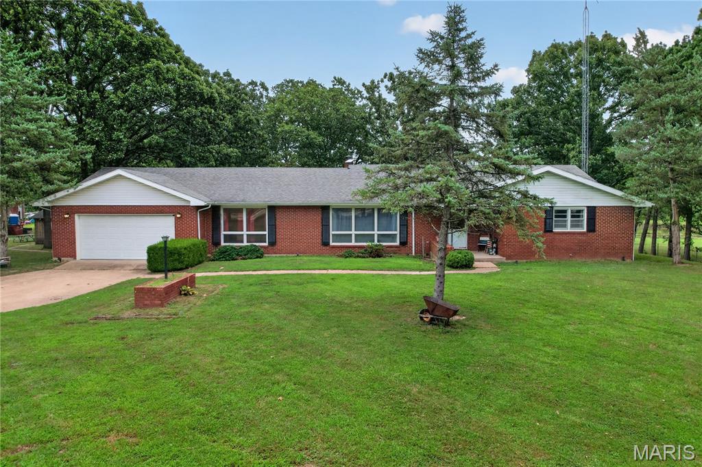 021994 Spruce Road Waynesville Missouri 3 bedroom 2 bathroom home for sale listed at $335,000