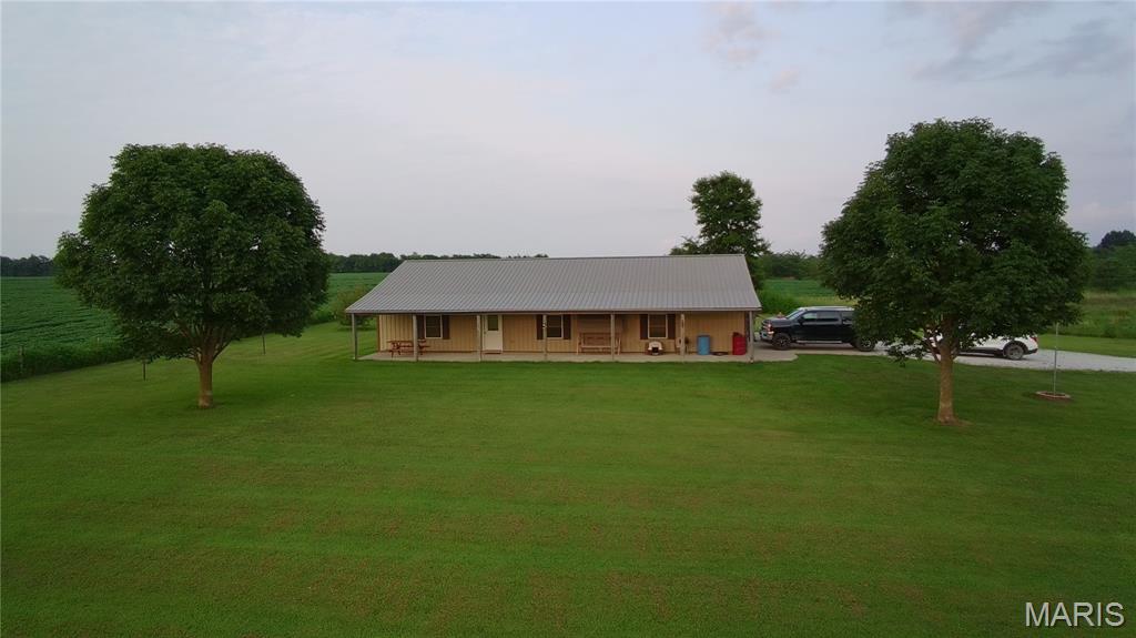 18692 Route C Holliday Missouri 2 bedroom 2 bathroom home for sale listed at $419,900