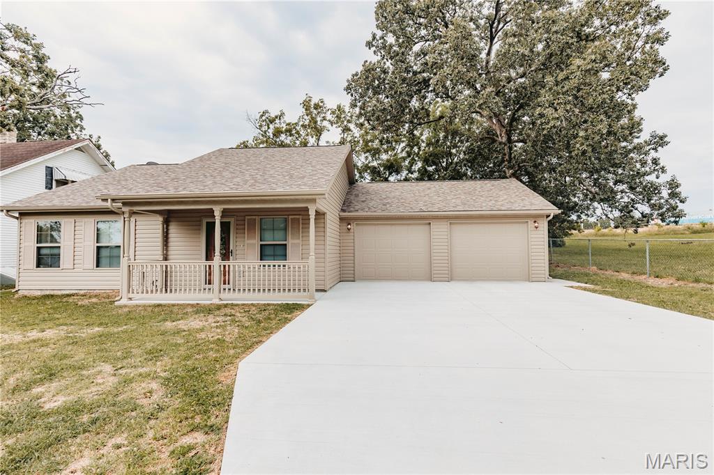 505 W 2nd Street Dixon Missouri 2 bedroom 2 bathroom home for sale listed at $199,900