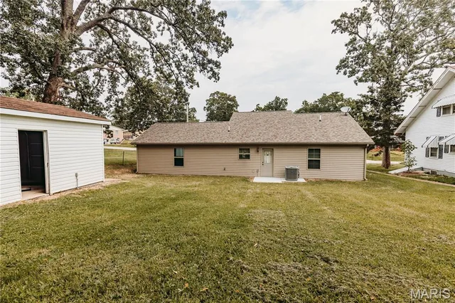 Front exterior — 505 W 2nd Street Dixon Missouri real estate