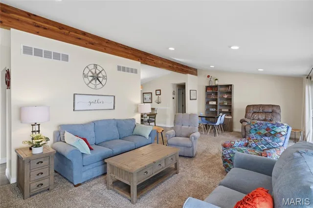 Primary bedroom — 209 Cameo Point Sunrise Beach Missouri real estate