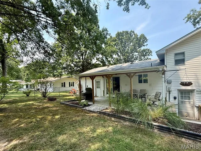Front exterior — 532 E James Boulevard St James Missouri real estate