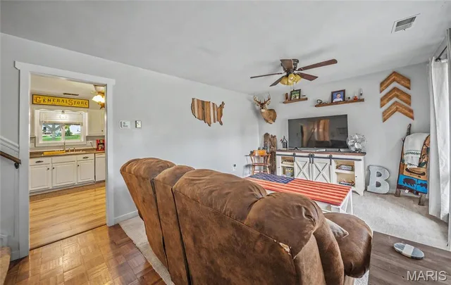 Kitchen — 532 E James Boulevard St James Missouri real estate