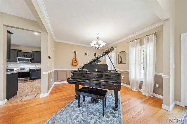 Primary bedroom — 11891 Pine Forest Drive Rolla Missouri real estate