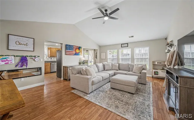 Kitchen — 21723 Leonard Lane Waynesville Missouri real estate