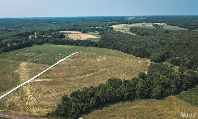 Primary bedroom — 9.9 Ac State Hwy ZZ Owensville Missouri real estate