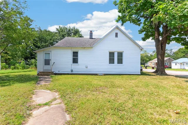 Kitchen — 360 W 5th Street Lebanon Missouri real estate