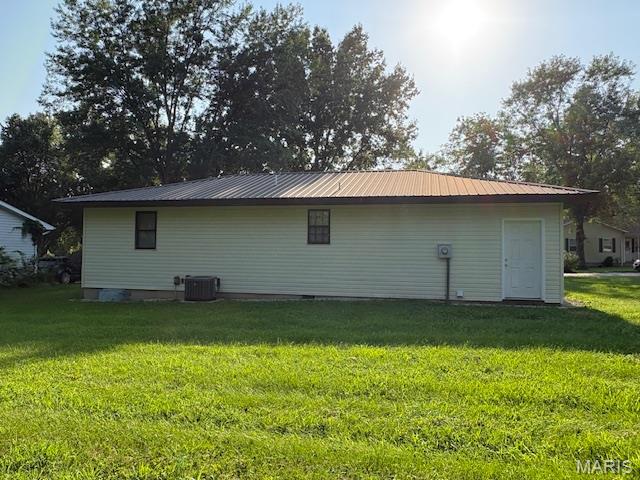Primary bedroom — 211 Belmont Drive Rolla Missouri real estate