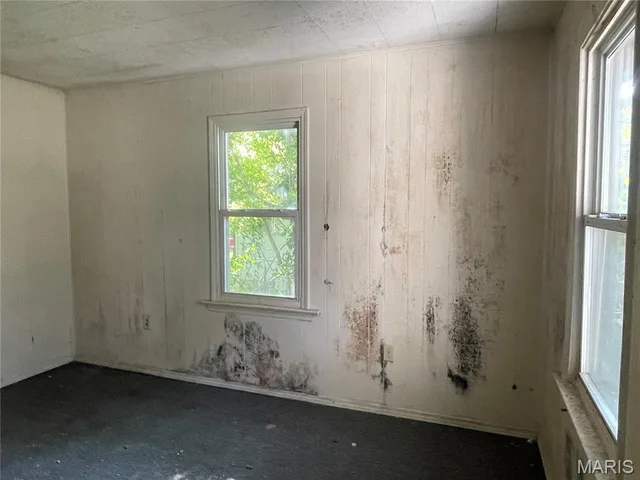 Primary bedroom — 510 Hood Street Lebanon Missouri real estate