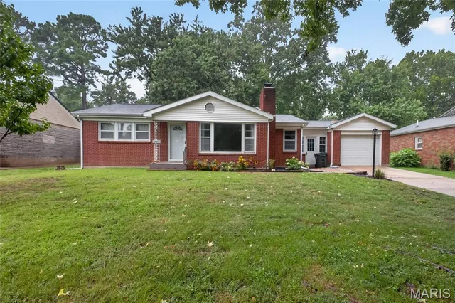 Front exterior — 803 Fairgrounds Road Rolla Missouri real estate
