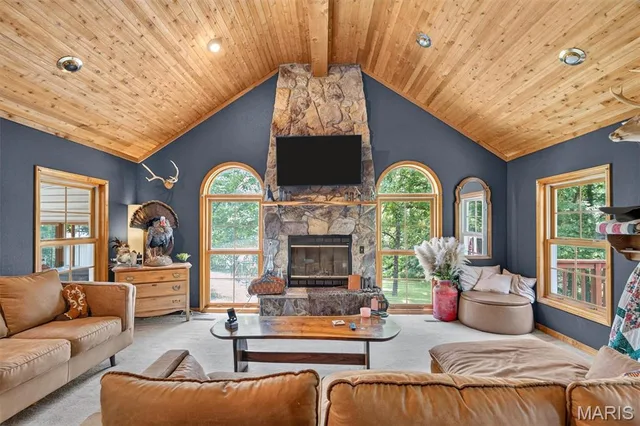 Primary bedroom — 218 Piffy Lane Climax Springs Missouri real estate