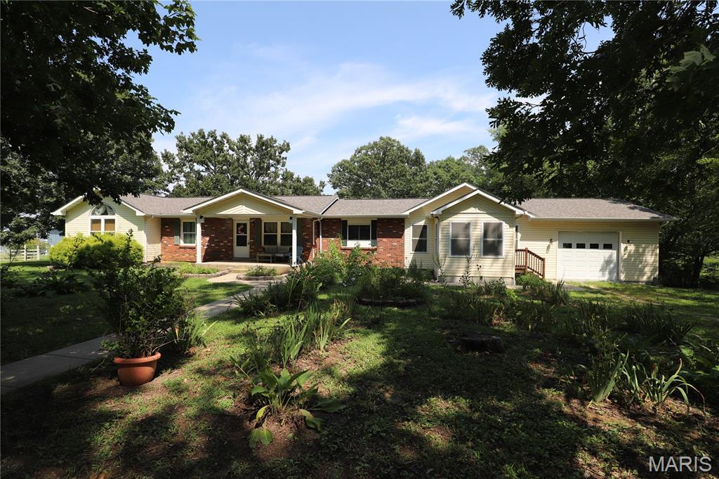 11697 John Emling Road Bismarck Missouri 2 bedroom 2 bathroom home for sale listed at $385,000