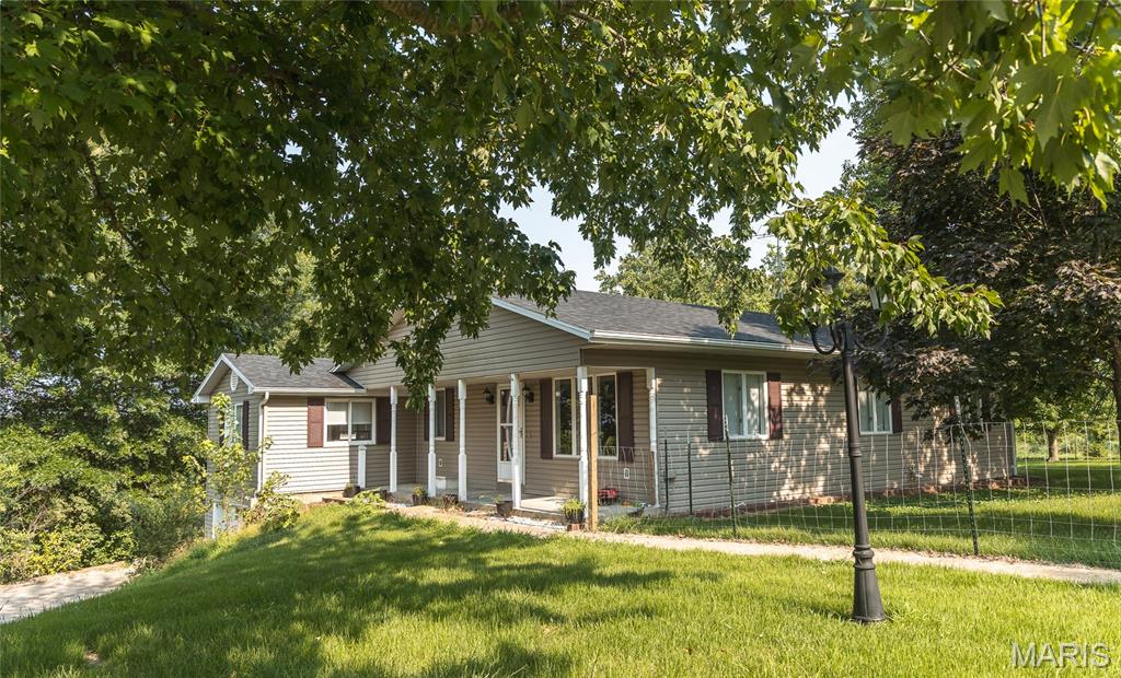 8500 Highway 89 Chamois Missouri 3 bedroom 4 bathroom home for sale listed at $350,000