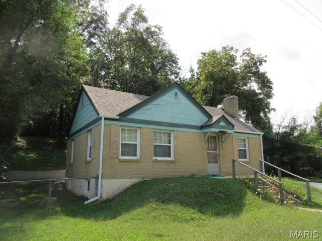 411 Elm Waynesville Missouri 2 bedroom 1 bathroom home for sale listed at $130,000