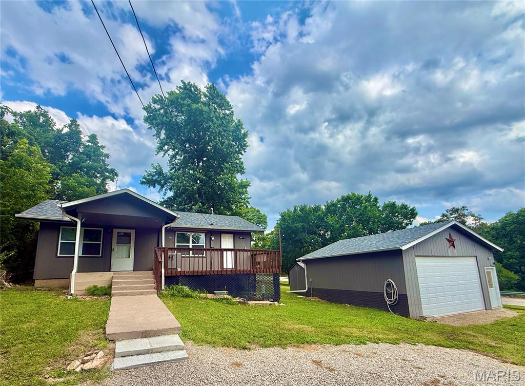 86 Court Avenue Camdenton Missouri 2 bedroom 1 bathroom home for sale listed at $174,900