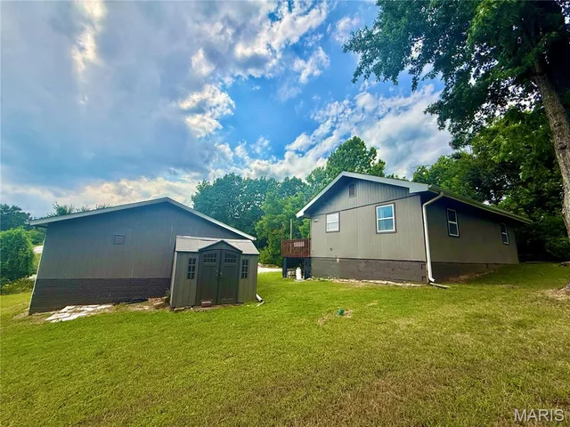 Primary bedroom — 86 Court Avenue Camdenton Missouri real estate