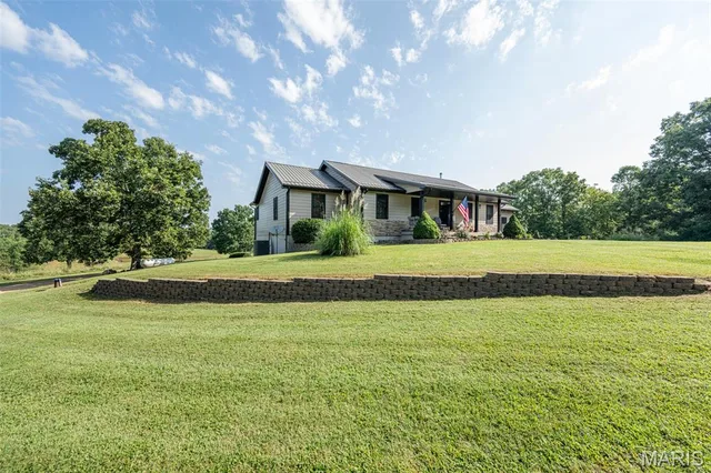 Front exterior — 170 N Klein Road Steelville Missouri real estate