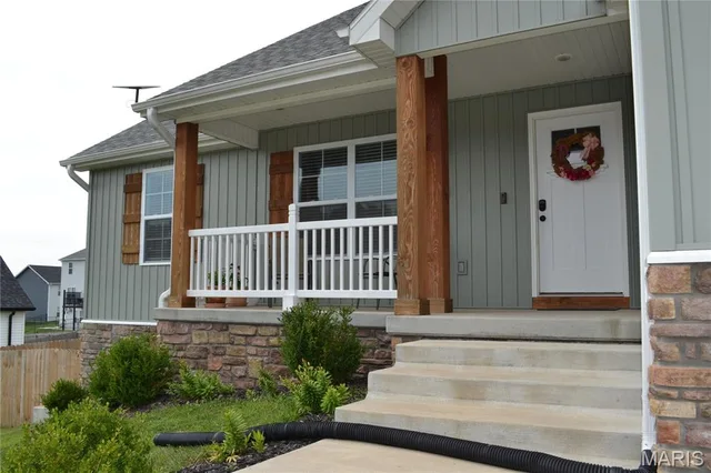Front exterior — 205 Majestic Waynesville Missouri real estate
