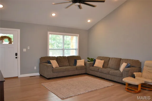 Primary bedroom — 205 Majestic Waynesville Missouri real estate