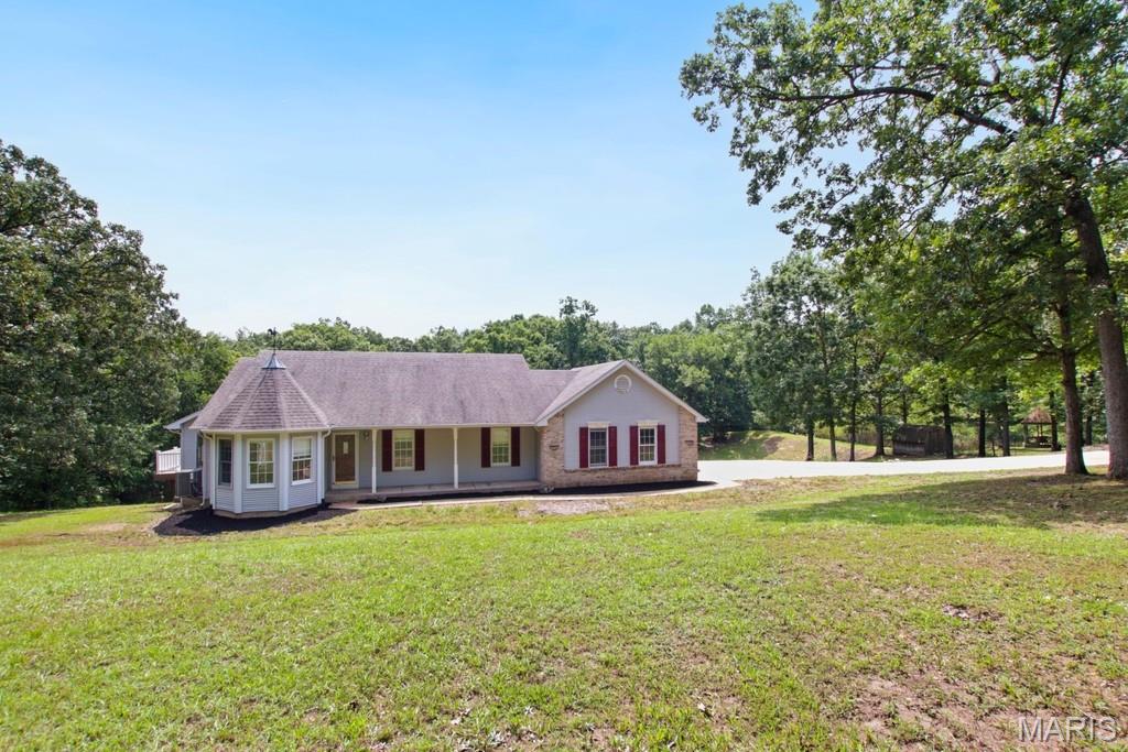 308 Deep Woods Drive St Clair Missouri 4 bedroom 3 bathroom home for sale listed at $375,000