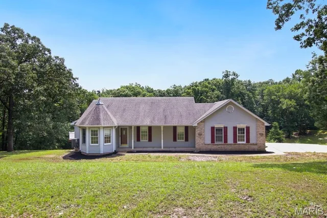 Front exterior — 308 Deep Woods Drive St Clair Missouri real estate