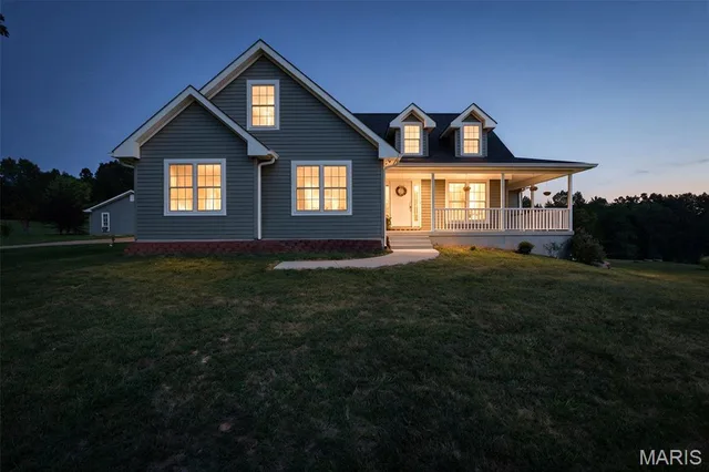 Front exterior — 13524 Saddle Creek Road De Soto Missouri real estate