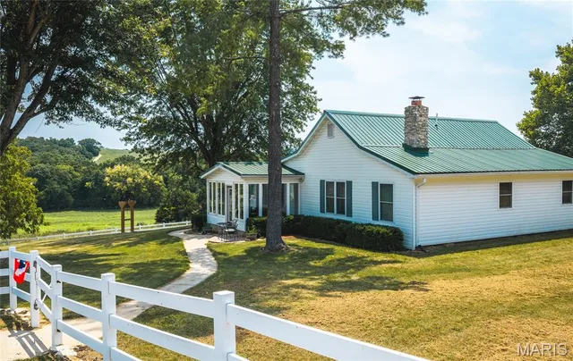 Front exterior — 271 Freedom Trail Belle Missouri real estate