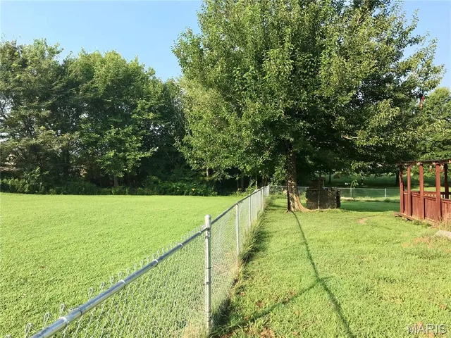 Primary bedroom — 21670 County Road 3644 St James Missouri real estate