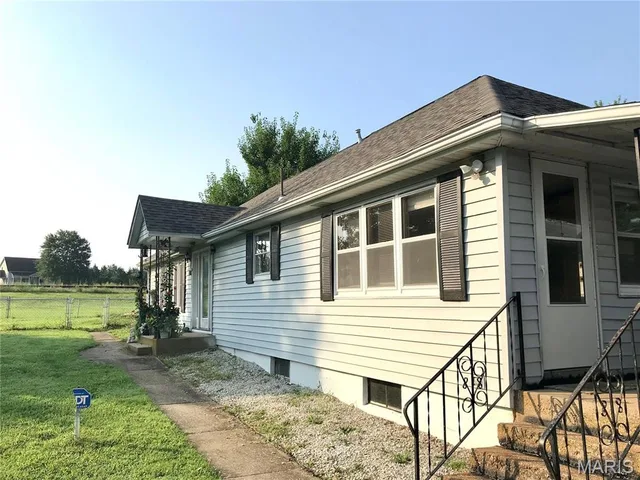 21670 County Road 3644, St James MO