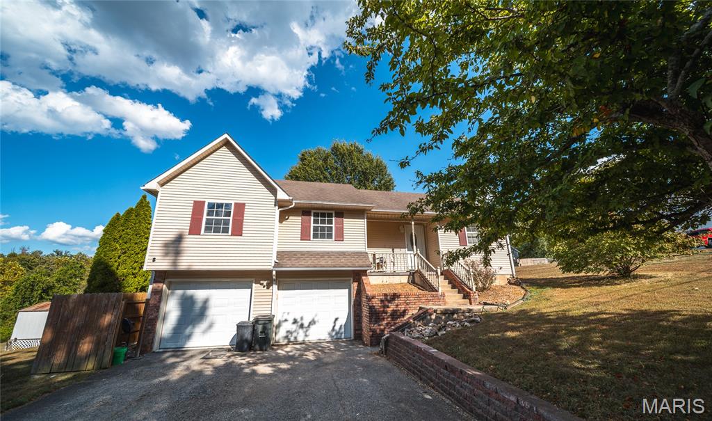 123 Phoenix Avenue St Robert Missouri 4 bedroom 3 bathroom home for sale listed at $275,000