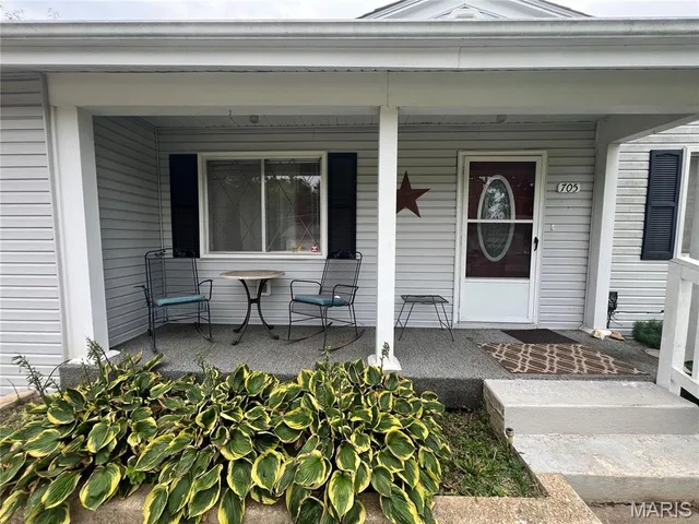 Front exterior — 705 McClain Street Richland Missouri real estate
