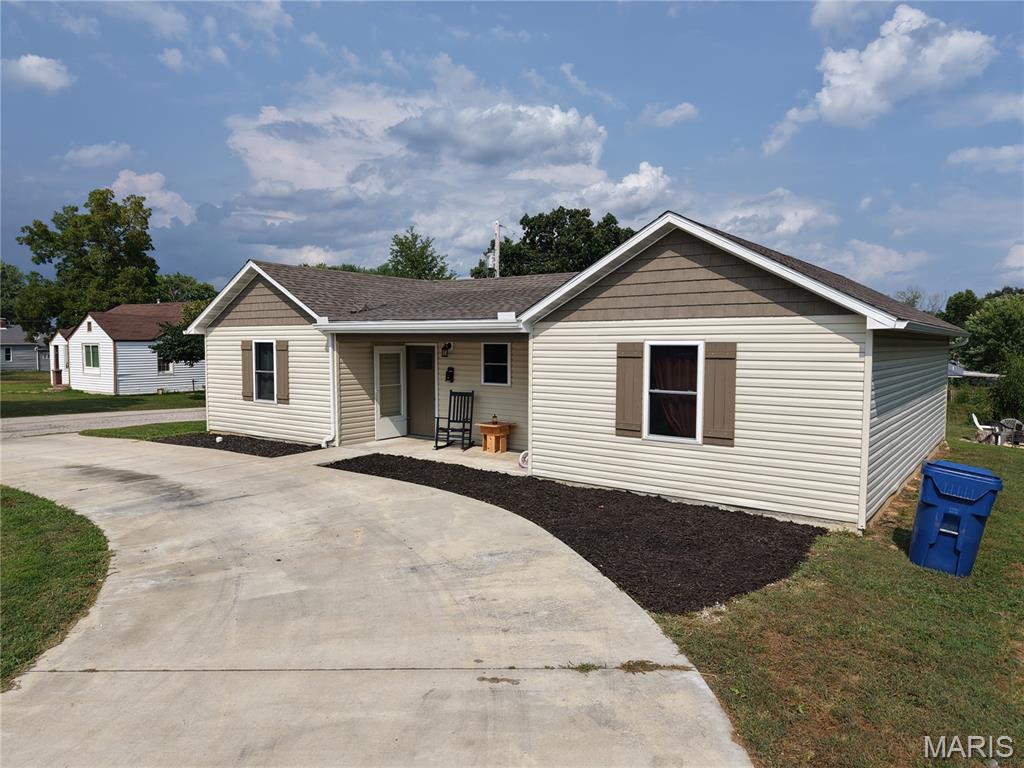 1102 Thomasville Road, Houston MO