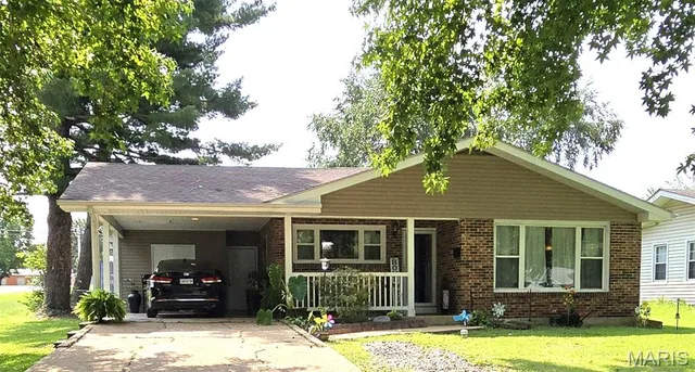 Front exterior — 428 Winter Drive St James Missouri real estate