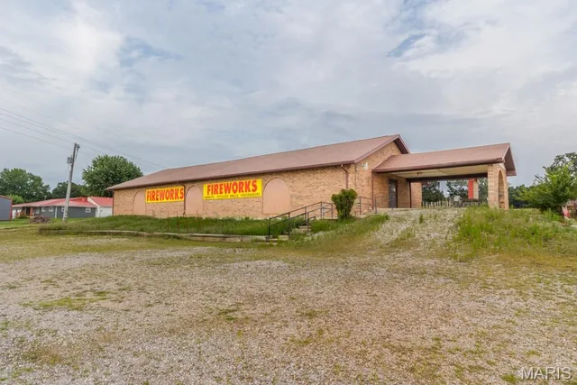 Front exterior — 22444 Highway MM Lebanon Missouri real estate