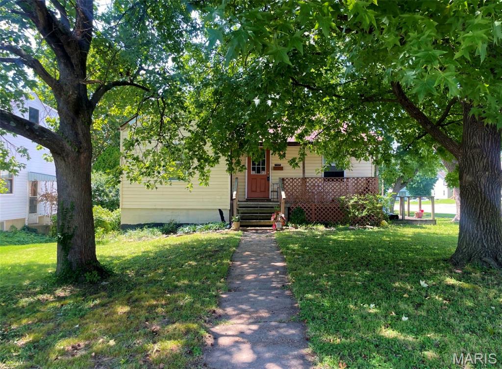 1609 N Cedar Street Rolla Missouri 5 bedroom 2 bathroom home for sale listed at $204,900