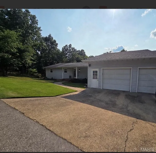 Living room — 107 Prospect Street Waynesville Missouri real estate