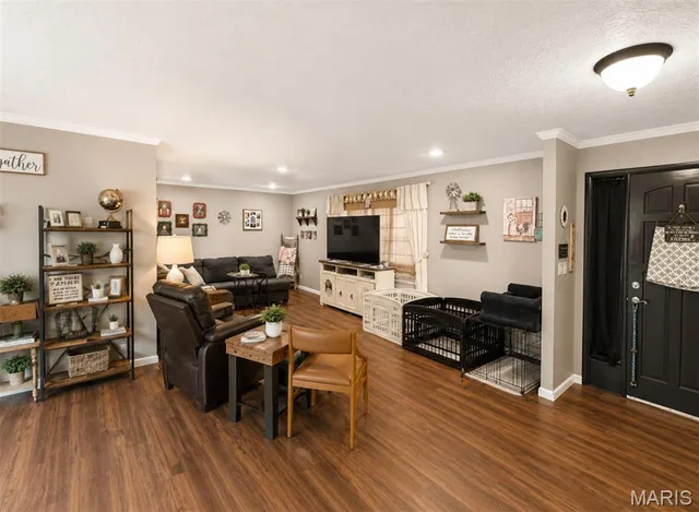 Living room — 107 Prospect Street Waynesville Missouri real estate