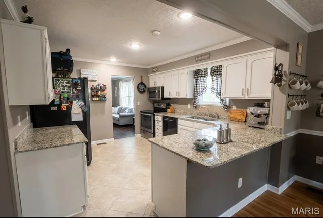 Kitchen — 107 Prospect Street Waynesville Missouri real estate