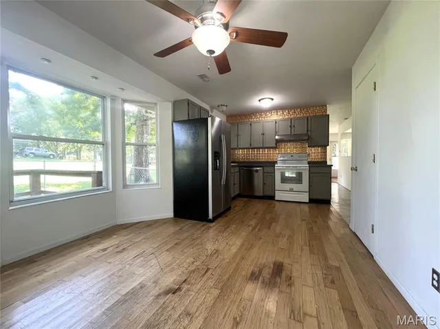 Primary bedroom — 418 Forest Lane St James Missouri real estate