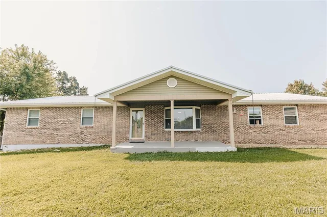 13430 Highway D, Dixon MO