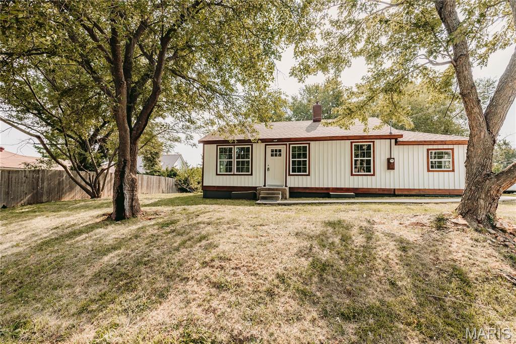 303 S Pine Street Dixon Missouri 2 bedroom 2 bathroom home for sale listed at $125,000