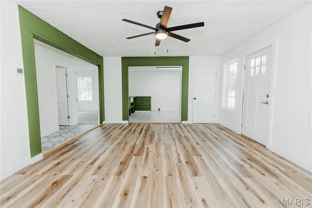 Living room — 303 S Pine Street Dixon Missouri real estate