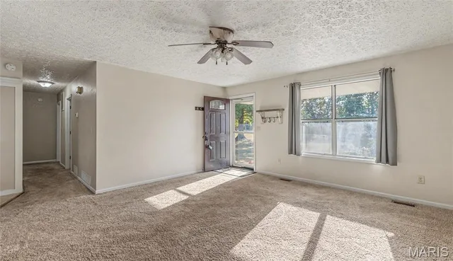 Primary bedroom — 17550 Highway 28 Dixon Missouri real estate