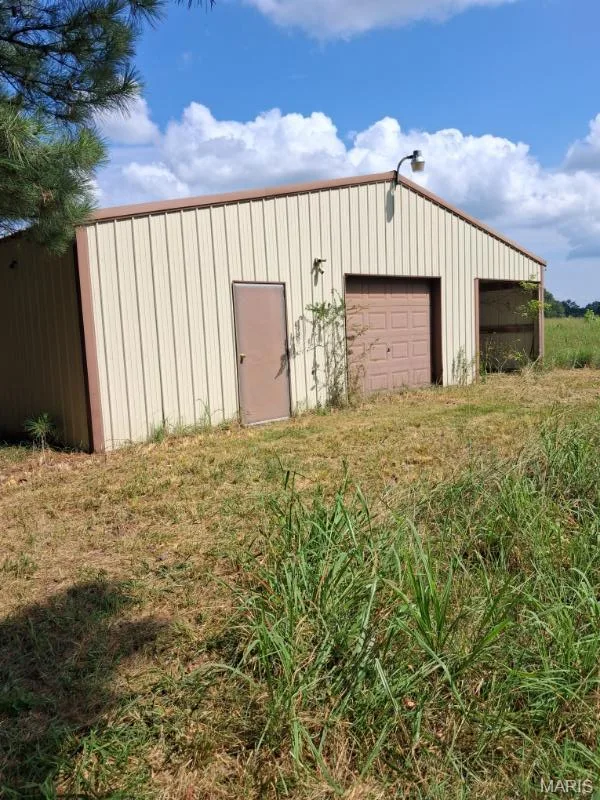 Front exterior — 60 Rainbow Trout Loop Doniphan Missouri real estate