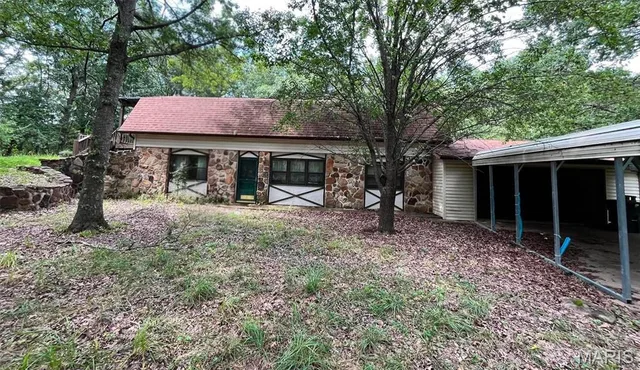 20524 Highway M, Belle MO