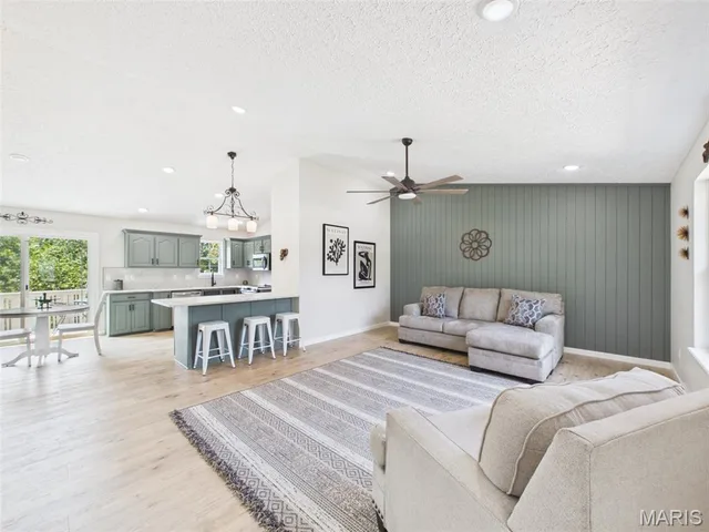 Kitchen — 17080 Lensman Road St Robert Missouri real estate