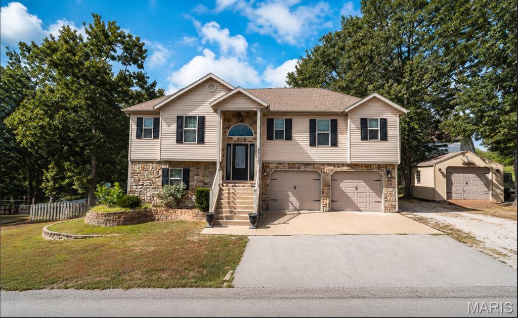 22717 Return Lane Waynesville Missouri 4 bedroom 3 bathroom home for sale listed at $275,000