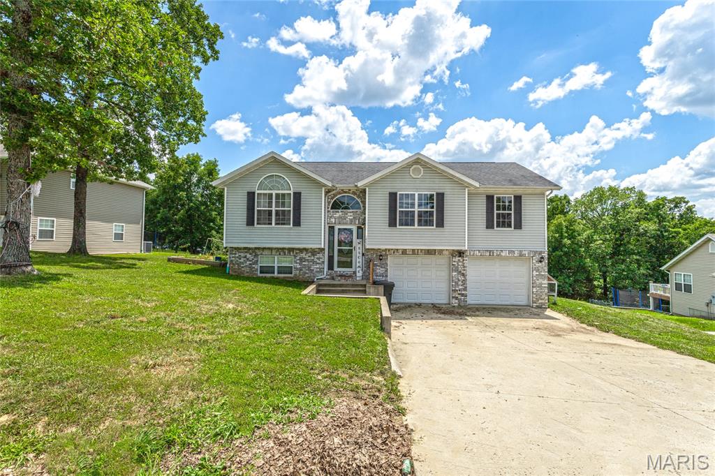 18652 Lynn Lane Waynesville Missouri 4 bedroom 3 bathroom home for sale listed at $269,900